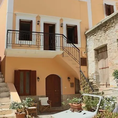 Spacious House Apartament Simi