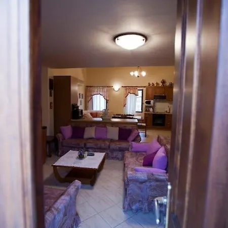 Spacious House Apartment *