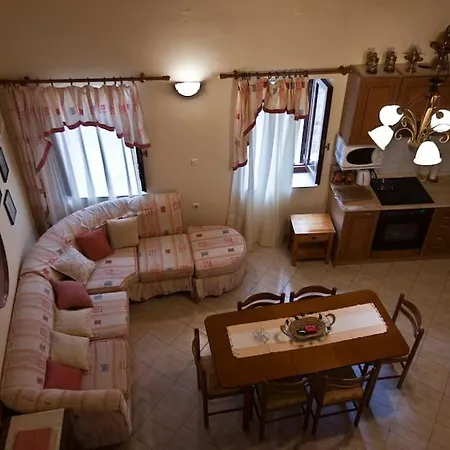 Apartament Spacious House Simi