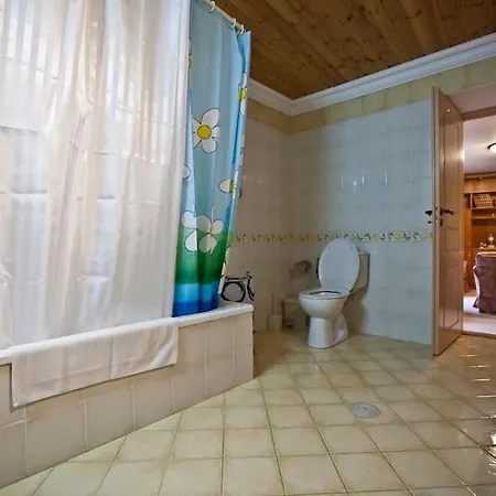 Spacious House Simi